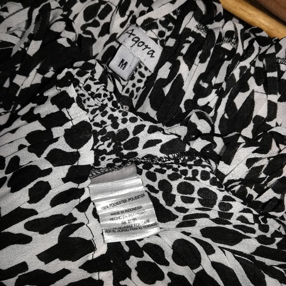 Agora Animal Print Crinkle Top - Picture 3 of 5